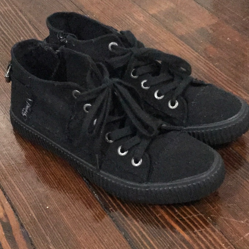 Blowfish black shoes